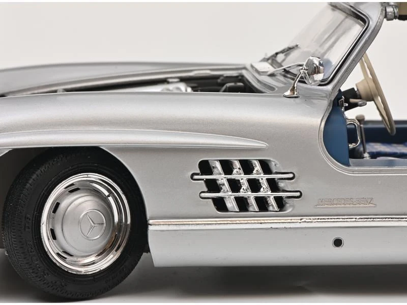 Schuco Sportwagen Mercedes Benz 300 SL Flügeltürer 1:18 13 Schuco Sportwagen Mercedes Benz 300 SL Flügeltürer 1:18 – Bild 11